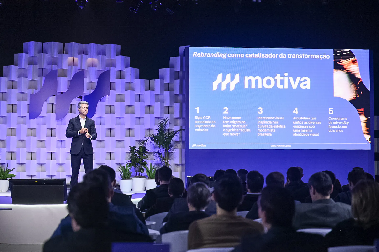  CEO da Motiva, Miguel Setas, palestrando em evento da empresa.